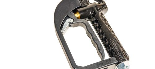 Olajadagoló (kimérő) pisztoly, flexibilis kiömlő csővel