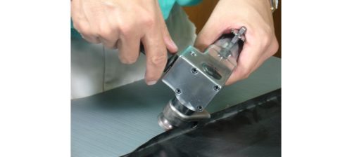 Pneumatikus karosszéria lemezburkolat eltávolító szerszám